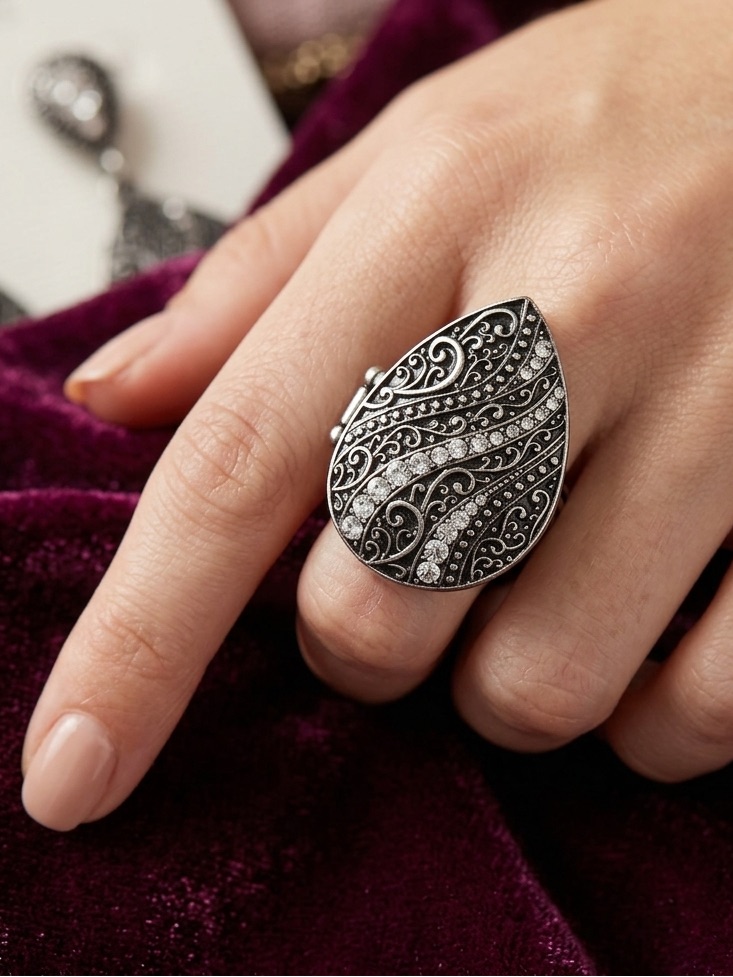 Hannah Accents Intricate Silver And Black Ring